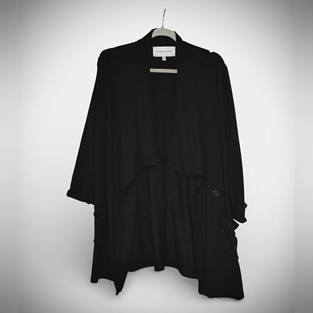 cupcakes & cashmere Black Cardigan